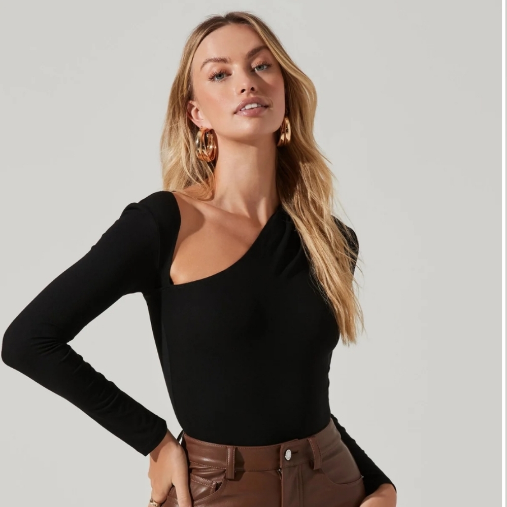 Della Cutout Long sleeve Bodysuit